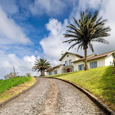 Casinha Do Monte * Achadinha